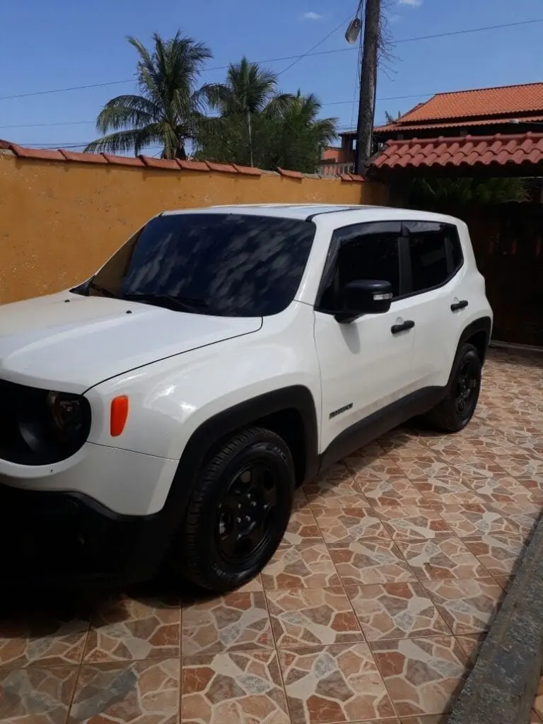 Carro branco com insulfilm Karbom! Veja o resultado!